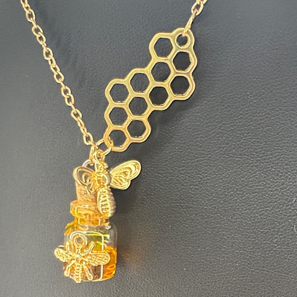 Cute Gold Honeycomb Pendant Necklace - Picture 3 of 4